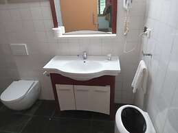 Rainforest Eco Lodge