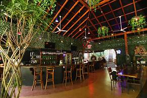 Jungle's Edge