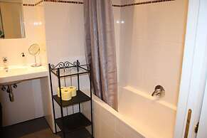 GoVienna Opera Apartment