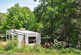 Robin Hill RV Resort & Campground - Caravan Park