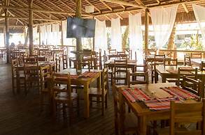 Pousada Praia da Crena