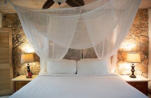 Tingum Village Hotel