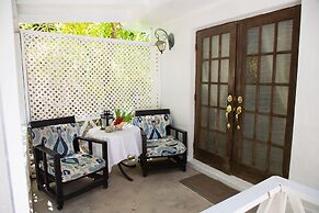 Tingum Village Hotel