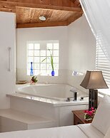 Tingum Village Hotel