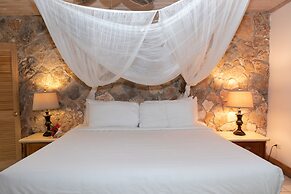 Tingum Village Hotel