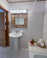 Tingum Village Hotel