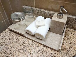 Days Inn & Suites by Wyndham Fort Saskatchewan