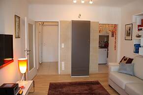 GoVienna Charming Studio