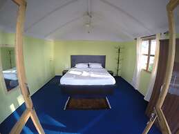 Neptune Point Hill Cottages