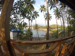 Neptune Point Hill Cottages