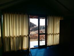 Neptune Point Hill Cottages