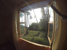 Neptune Point Hill Cottages