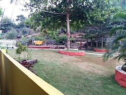 Neptune Point Hill Cottages