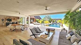 Clos du Littoral by Fine and Country