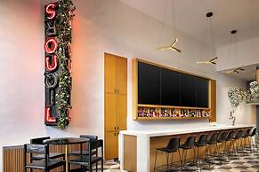 Le Méridien Columbus, The Joseph