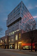 Le Méridien Columbus, The Joseph