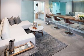 Le Méridien Columbus, The Joseph