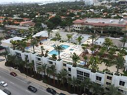 Grand Beach Hotel Surfside West