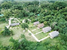 Alofa Beach Bungalows