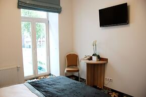 Algiro Hotel