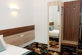 Algiro Hotel