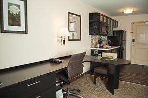 Candlewood Suites Fort Collins by IHG