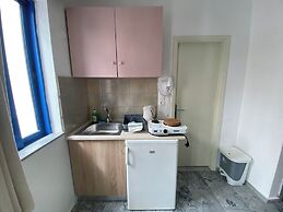 Kaloxenia Apartments