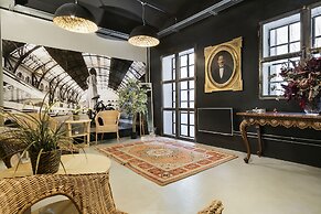 Fira Centric Apartments by gaiarooms