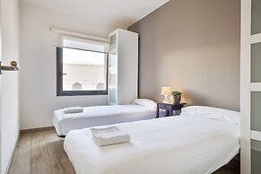 Fira Centric Apartments by gaiarooms