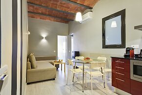 Fira Centric Apartments by gaiarooms