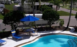 Winter Quarters Encore Manatee RV Resort