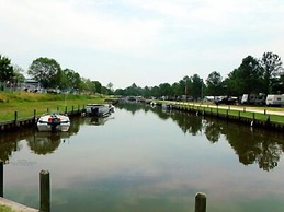 Twin Lakes RV & Camping Resort