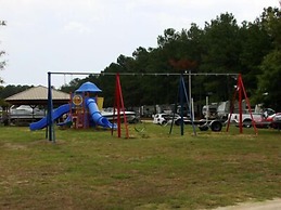 Twin Lakes RV & Camping Resort