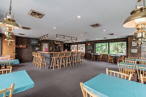 Circle M RV & Camping Resort - Caravan Park