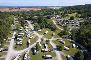 Circle M RV & Camping Resort - Caravan Park