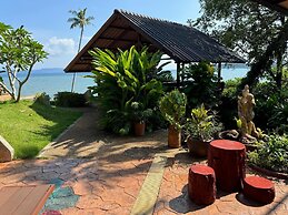 Koh Mak Buri Hut Natural Resort