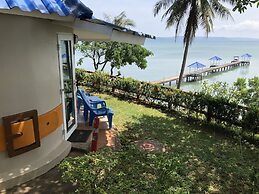 Koh Mak Buri Hut Natural Resort