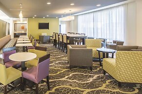La Quinta Inn & Suites by Wyndham Hattiesburg - I-59