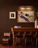 Pasadena Hotel & Pool