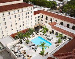 Pasadena Hotel & Pool