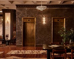 Pasadena Hotel & Pool