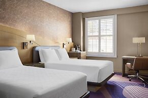 Pasadena Hotel & Pool