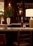 Pasadena Hotel & Pool