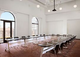 Pasadena Hotel & Pool