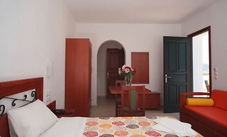 Plaka Hotel II