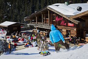 Montana Apartments