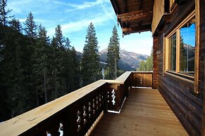 Montana Apartments