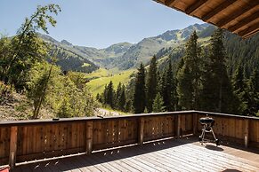 Montana Apartments