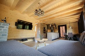 Montana Apartments
