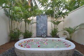 Villa Hoa Su - Frangipani Village Resort